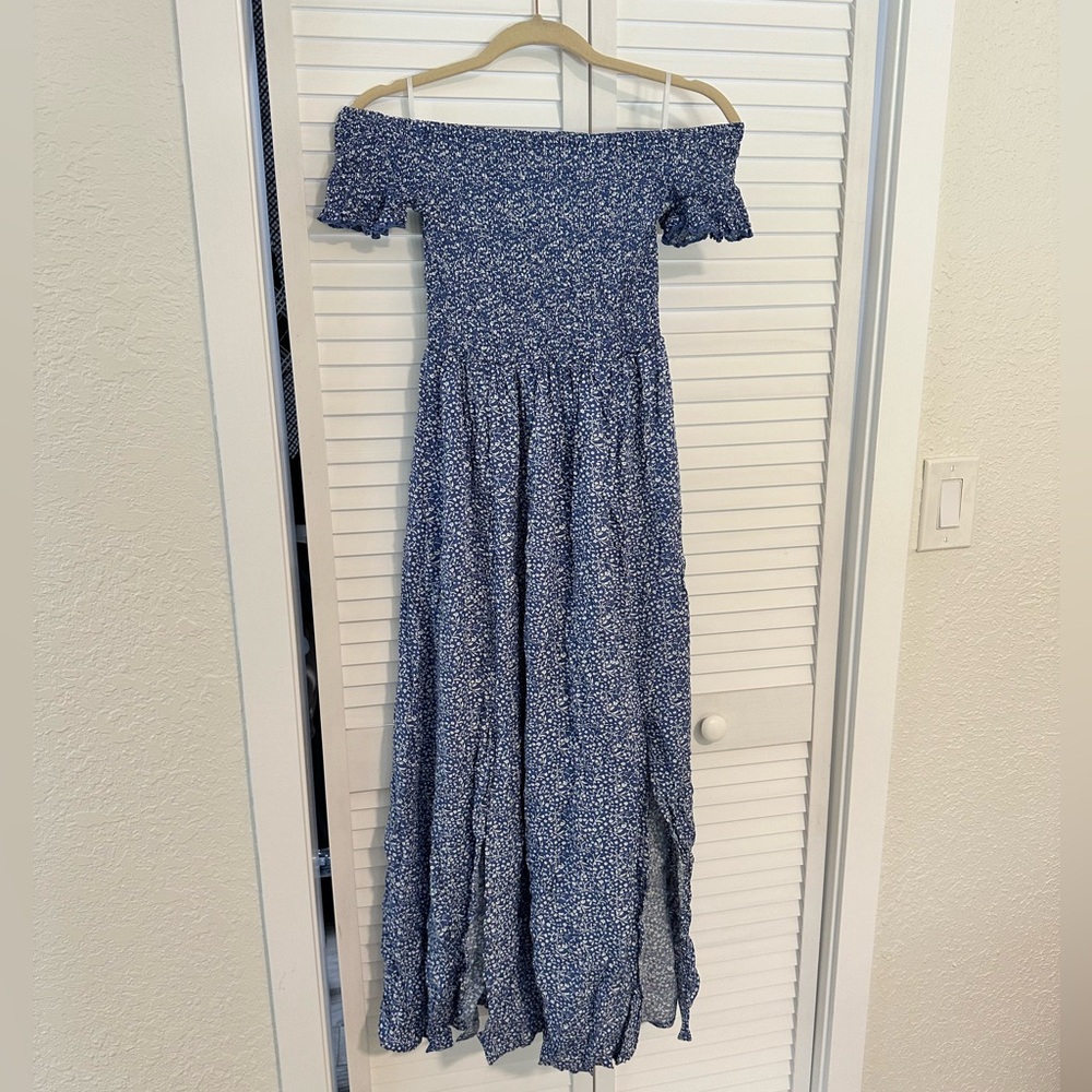Summer Off shoulder Blue/White Sundress size medium